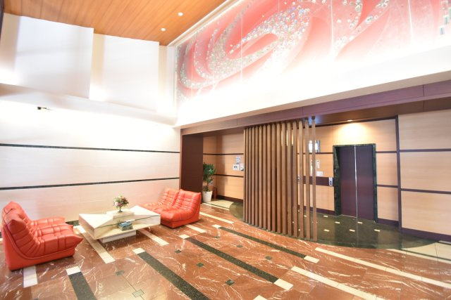 ロイヤルパークス桃坂のロビー
