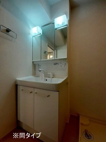 ピアチェーレの洗面所|脱衣スペースもあります