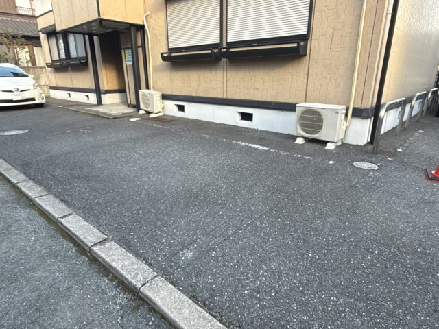 エクセル山崎の駐車場