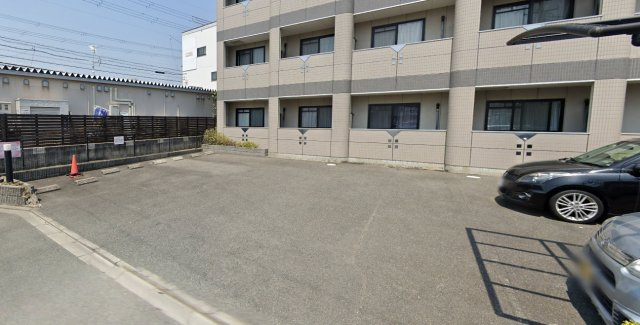 アーバンハイム大空の駐車場