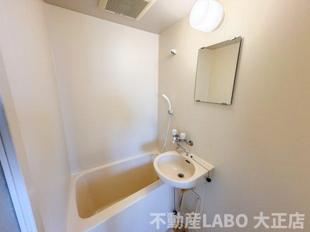 ティアラ港の浴室