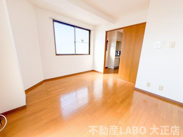 ティアラ港の洋室