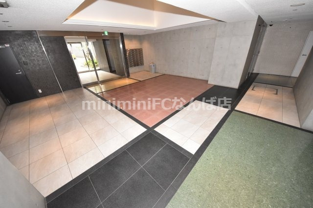 アーデン土佐堀のエントランス