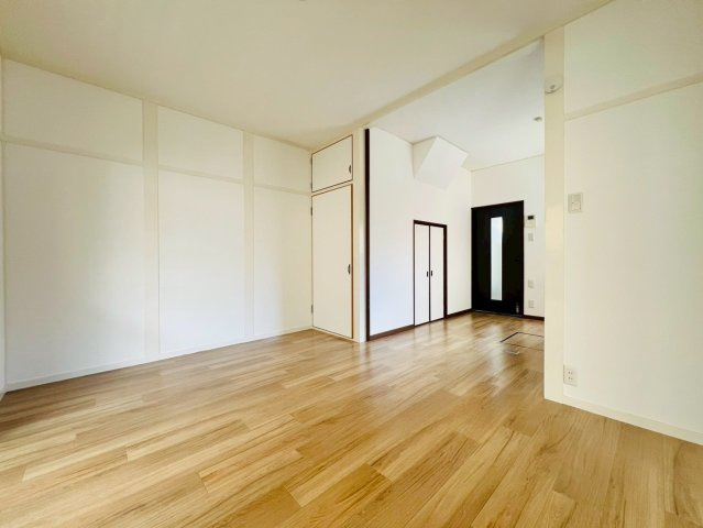 西明石北町3丁目テラスハウスの居間・リビング