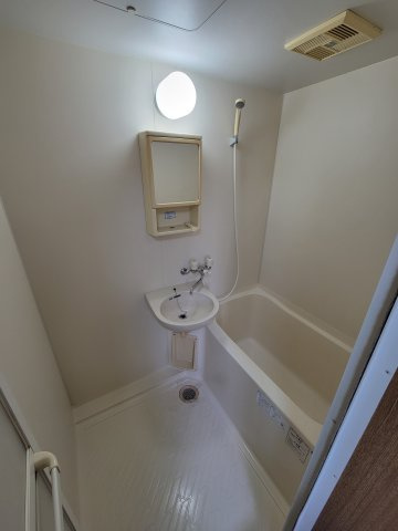 ハピネスAUN Ⅱの浴室