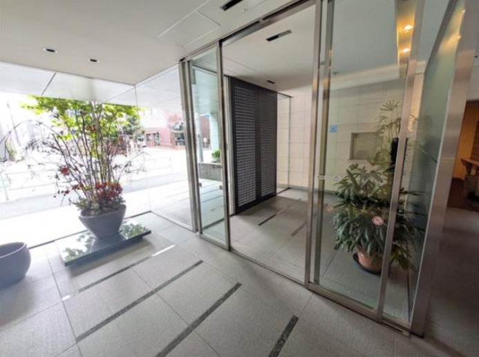 コスモ本所吾妻橋のエントランス