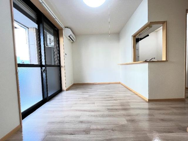 加古川市加古川町美乃利のアパートの居間・リビング|リビング