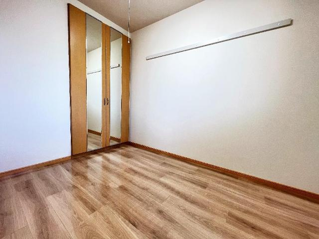 加古川市加古川町美乃利のアパートの内装|洋室