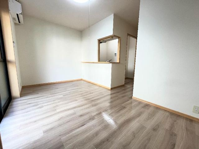 加古川市加古川町美乃利のアパートの居間・リビング|リビング