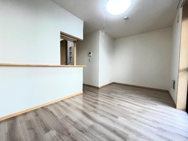 加古川市加古川町美乃利のアパートの居間・リビング|リビング