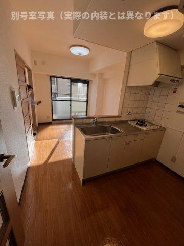 コバヤシビルの居間・リビング