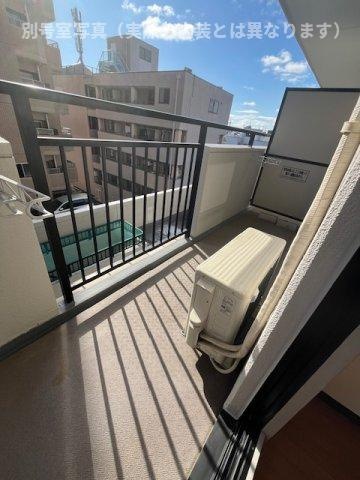 コバヤシビルのバルコニー