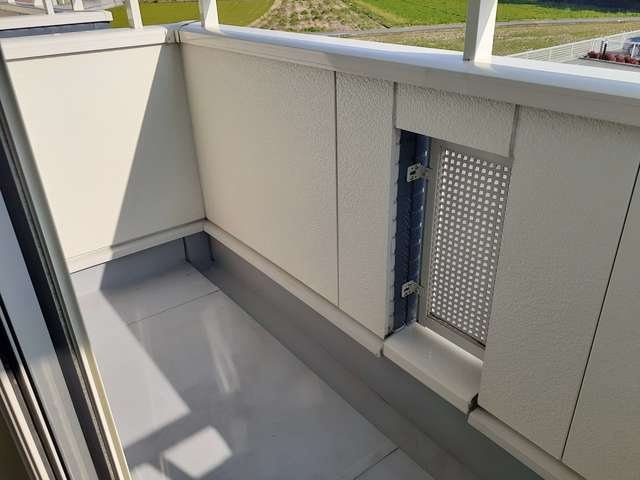 グラース　ルミエールのバルコニー