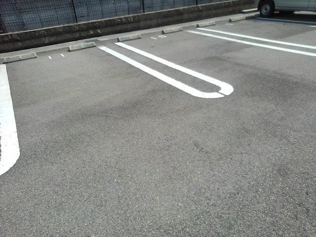 ハイツ　グレースの駐車場