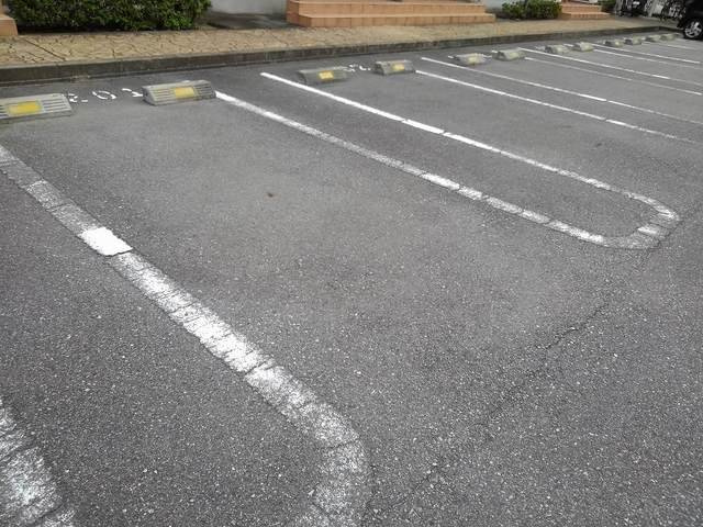 グラディートⅠの駐車場