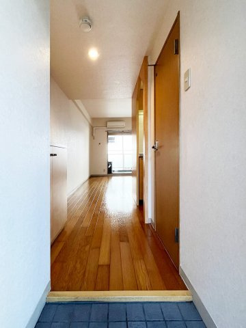 エンクレストけやき通りの玄関|収納もある玄関です