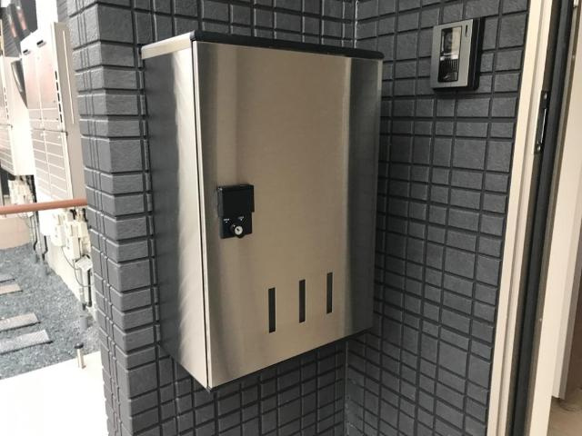 蔵子5丁目新築アパートのその他|宅配ボックス（イメージ）