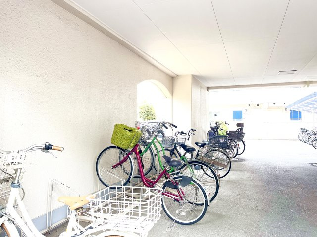グリーンパーク第4綾瀬の駐輪場