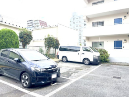 グリーンパーク第4綾瀬の駐車場