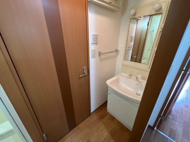 ヴェルデカーサ神明の独立洗面台|洗髪洗面化粧台