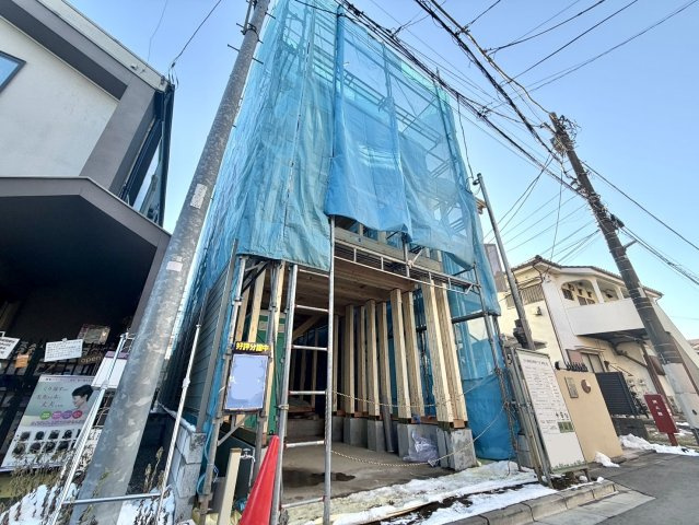 練馬区練馬1丁目　練馬駅徒歩3分　快適ライフ　新築戸建限定1棟の前面道路含む現地写真