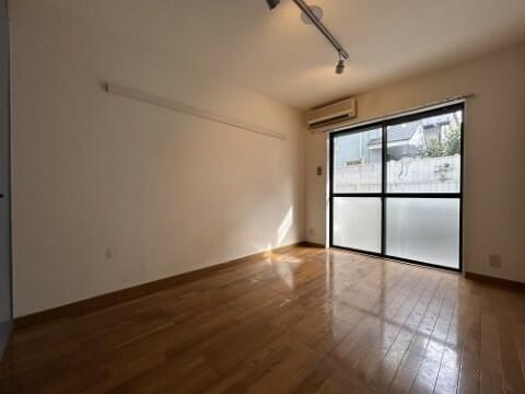 フラットウエスト１の洋室