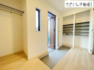 【玄関】 | Cradle garden加須市花崎北第3　新築住宅 | 現地(2025年12月撮影)