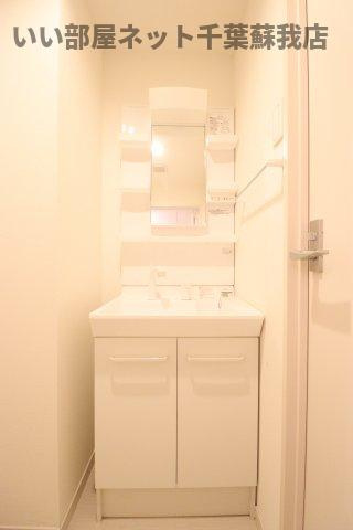 リブリ・ルミックの洗面所|朝の準備に活躍する、洗髪洗面化粧台！