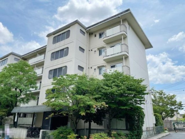 洛西境谷住宅７棟の外観
