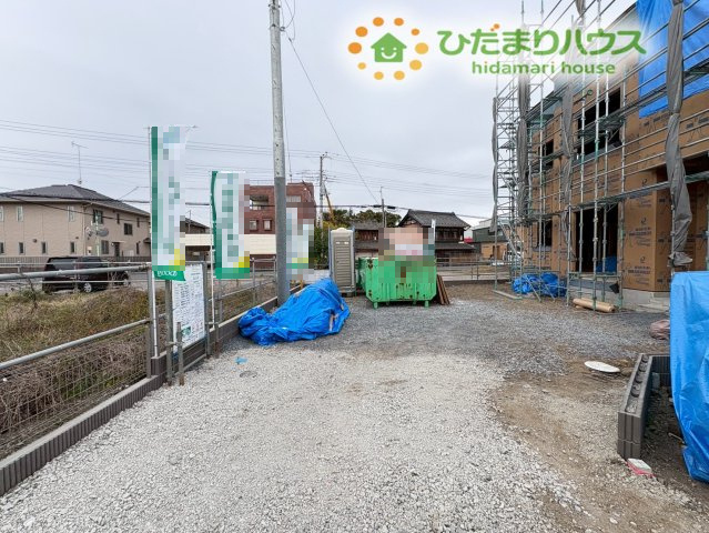 深谷市栄町　第5期　新築一戸建て　ワイウッドコート　01の駐車場