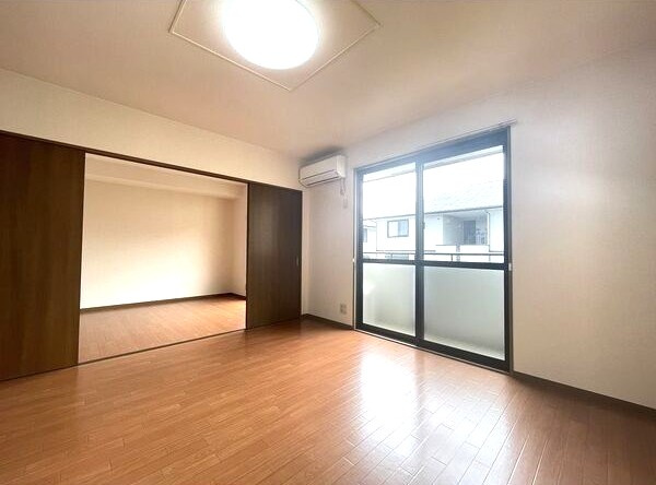 アムールⅡの居間・リビング