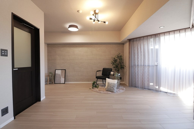 【居間・リビング】 | 朝日プラザアルティマタワーズ | 【LDK：約13.6帖】