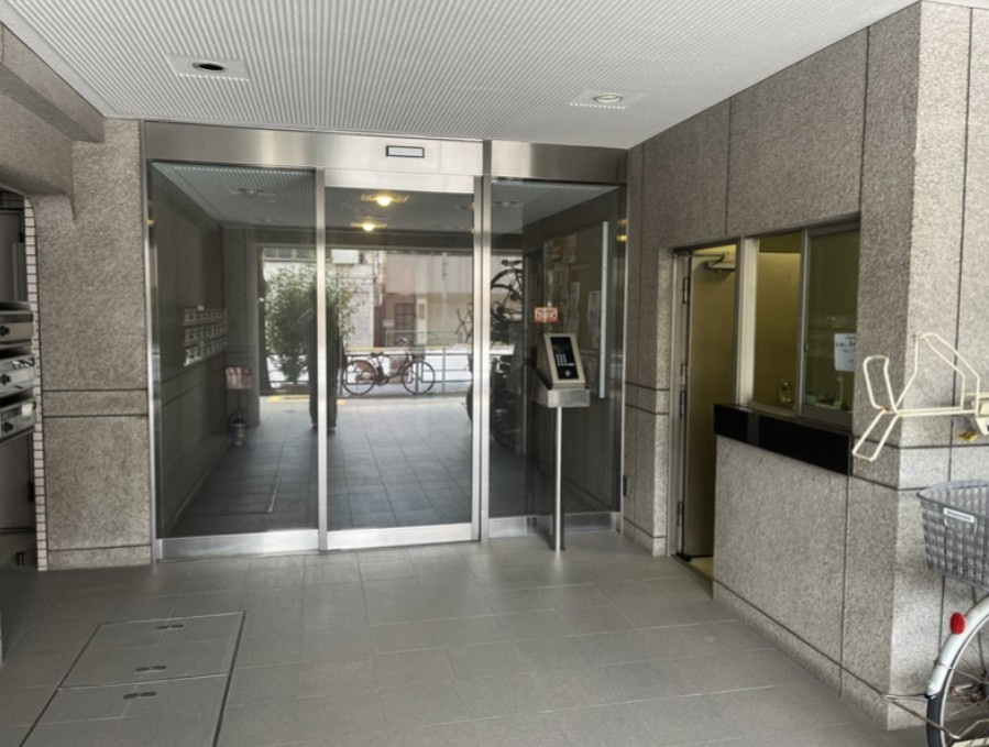 【エントランス】