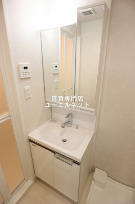 【独立洗面台】 | ファーストフィオーレ吹田レガーメ | 清潔感ある独立洗面台で毎日気持ちよく♪