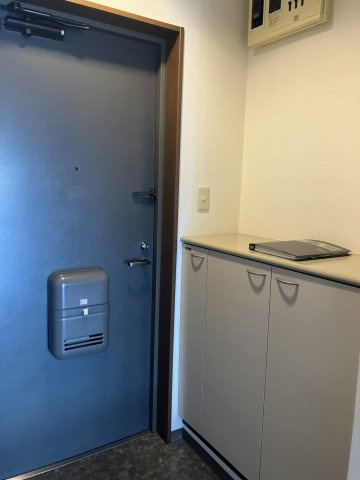 アスティオン東中島の玄関