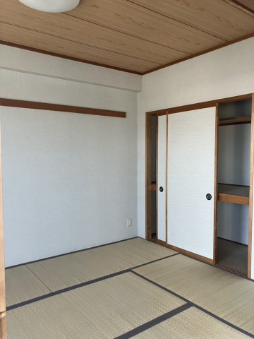 アスティオン東中島の和室