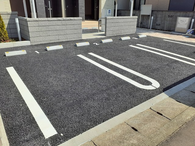 パラッツォ Ⅱ　の駐車場