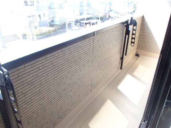 猪高台一丁目戸建Ａのバルコニー