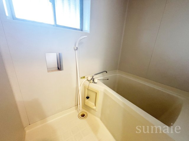 コーポ三角の浴室|バスルームです。