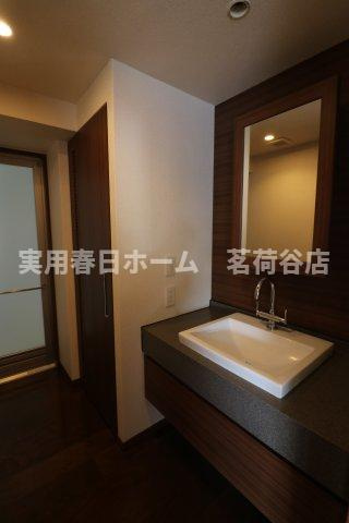 ※2022年の室内写真です。（フローリングの色が異なる可能性あり）