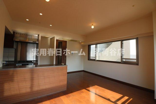 ※2022年の室内写真です。（フローリングの色が異なる可能性あり）