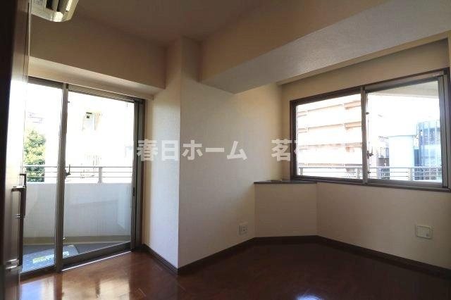 ※2022年の室内写真です。（フローリングの色が異なる可能性あり）