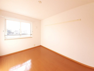 【内装】 | ビバ・カルテット | 明るい室内です