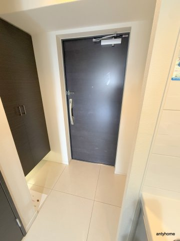 S-RESIDENCE難波EAST　仲介手数料無料の玄関