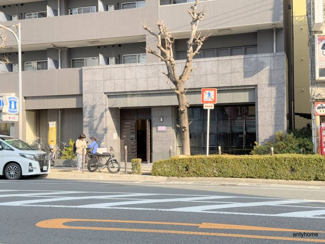 S-RESIDENCE難波EAST　仲介手数料無料のエントランス