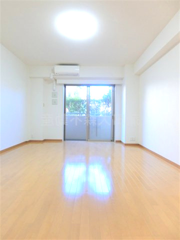 T's gardenティーズガーデン六郷土手の居間・リビング