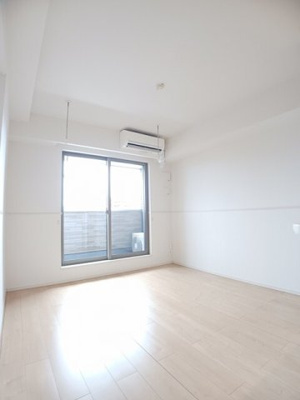 【居間・リビング】 | ベル・カーサ | こちらのリビングで趣味の時間をお楽しみください