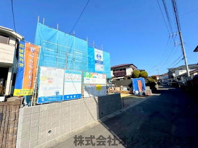 【前面道路含む現地写真】 | 厚木市毛利台3丁目　新築分譲住宅　全1棟 | 写真撮影【2026.1】