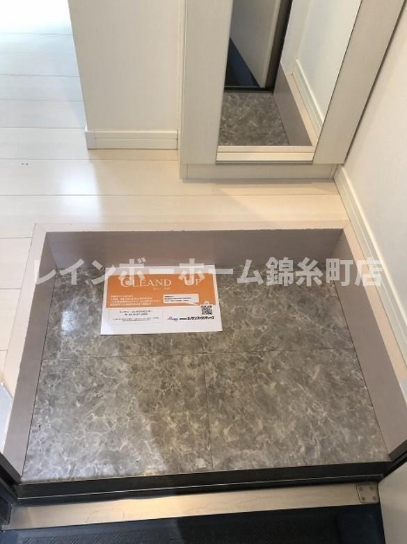 ひかりコーポEXの玄関