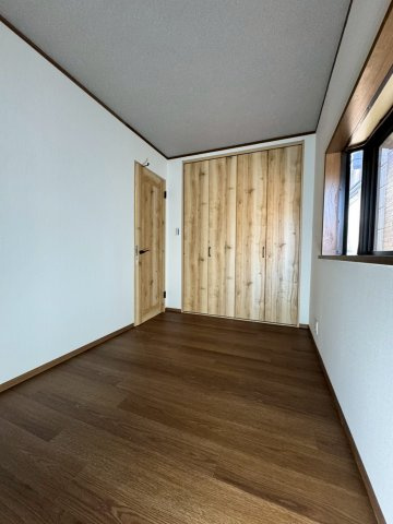 守口市大久保町5丁目の洋室|約5帖。クローゼット付きの洋室です。